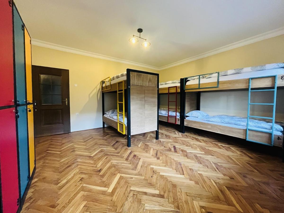 Hostel Prishtina Backpackers Pristina Kültér fotó