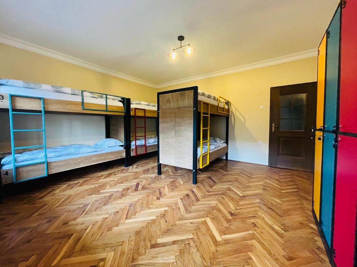 Hostel Prishtina Backpackers Pristina Kültér fotó