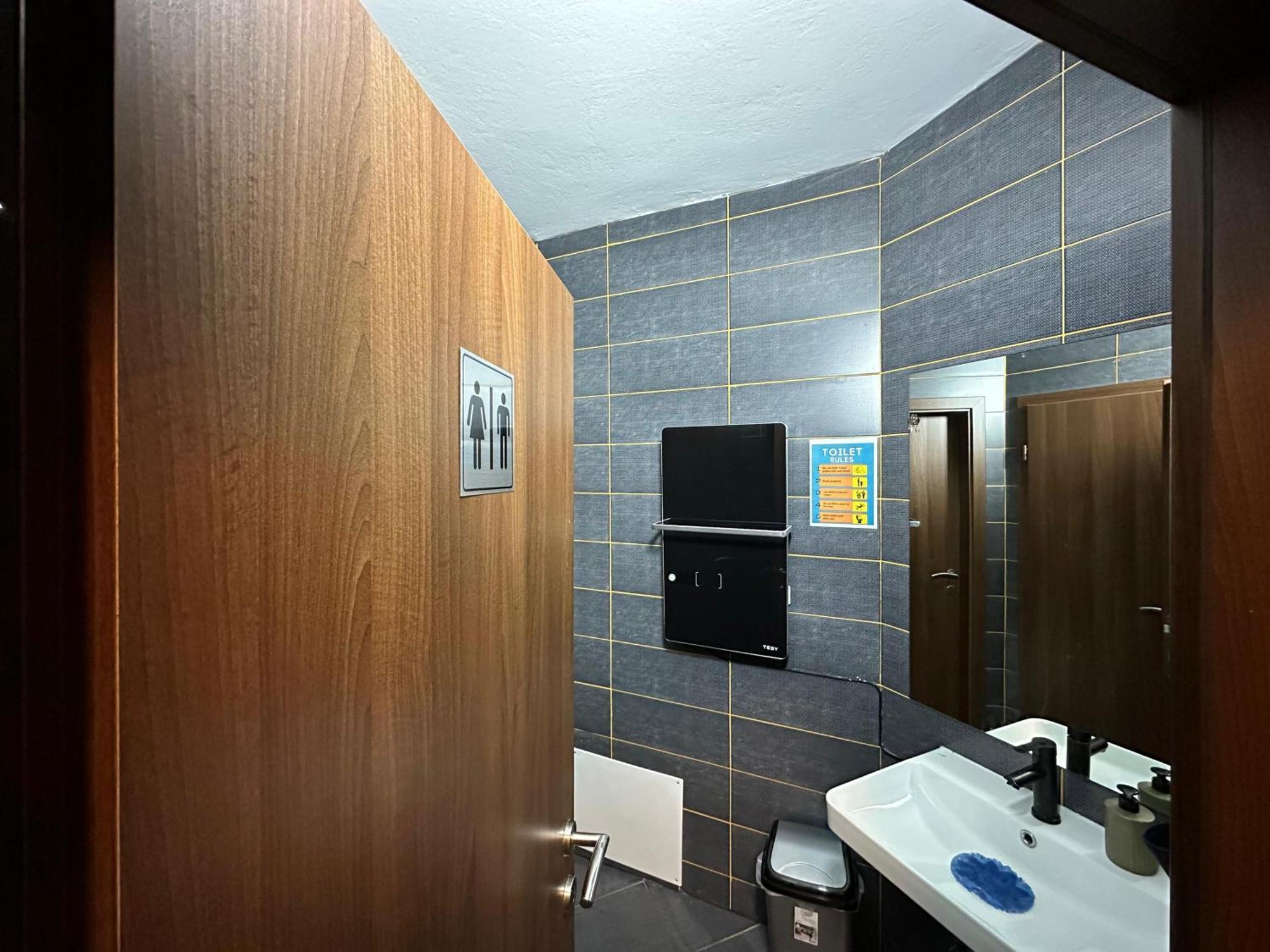 Hostel Prishtina Backpackers Pristina Kültér fotó